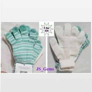New 2 Pair of Knit White & Green Gloves
